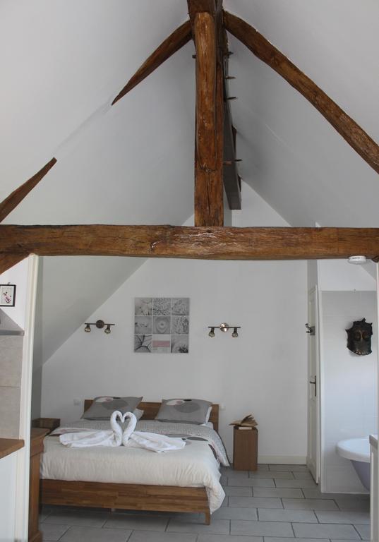 Gites A L'Ombre Des Chenes Châteauvieux Exteriör bild