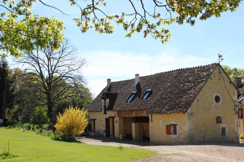 Gites A L'Ombre Des Chenes Châteauvieux Exteriör bild