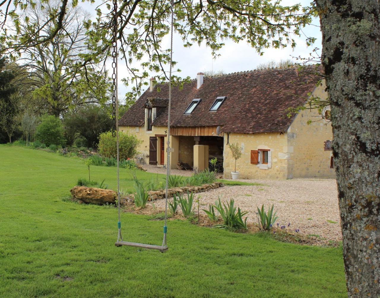 Gites A L'Ombre Des Chenes Châteauvieux Exteriör bild